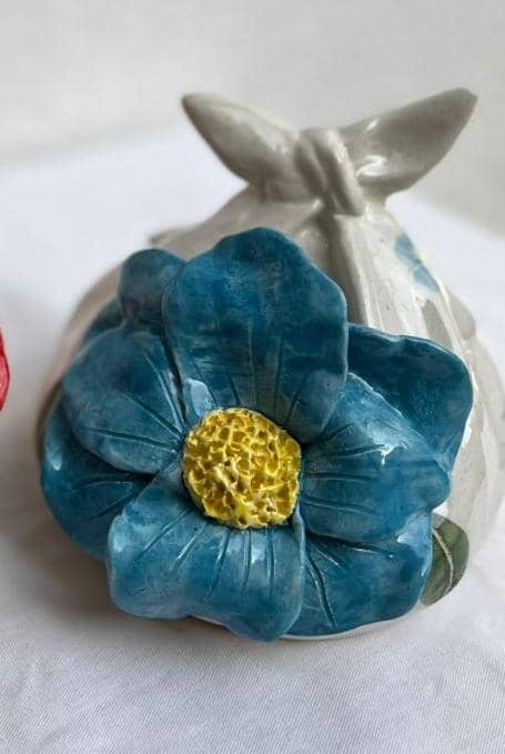 بقچه ی سرامیکی با گل برجسته